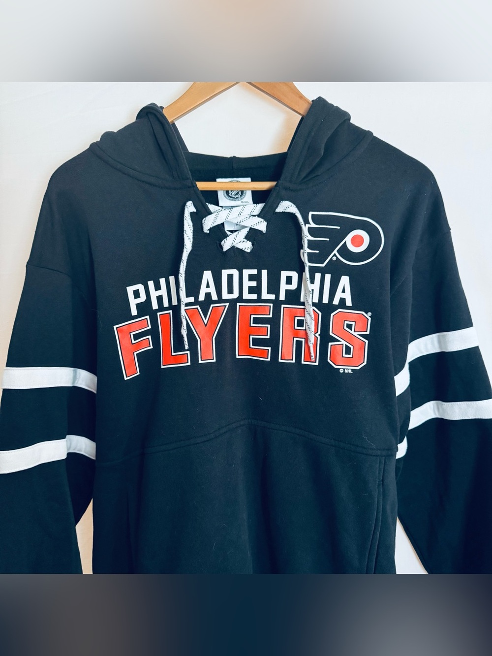 Philadelphia Flyers NHL Lace Up Hoodie Men’s Small Official Licensed NWT